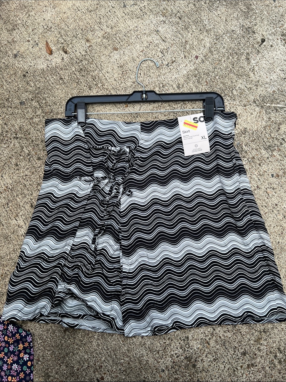 Black and White Wave Print Skirt
